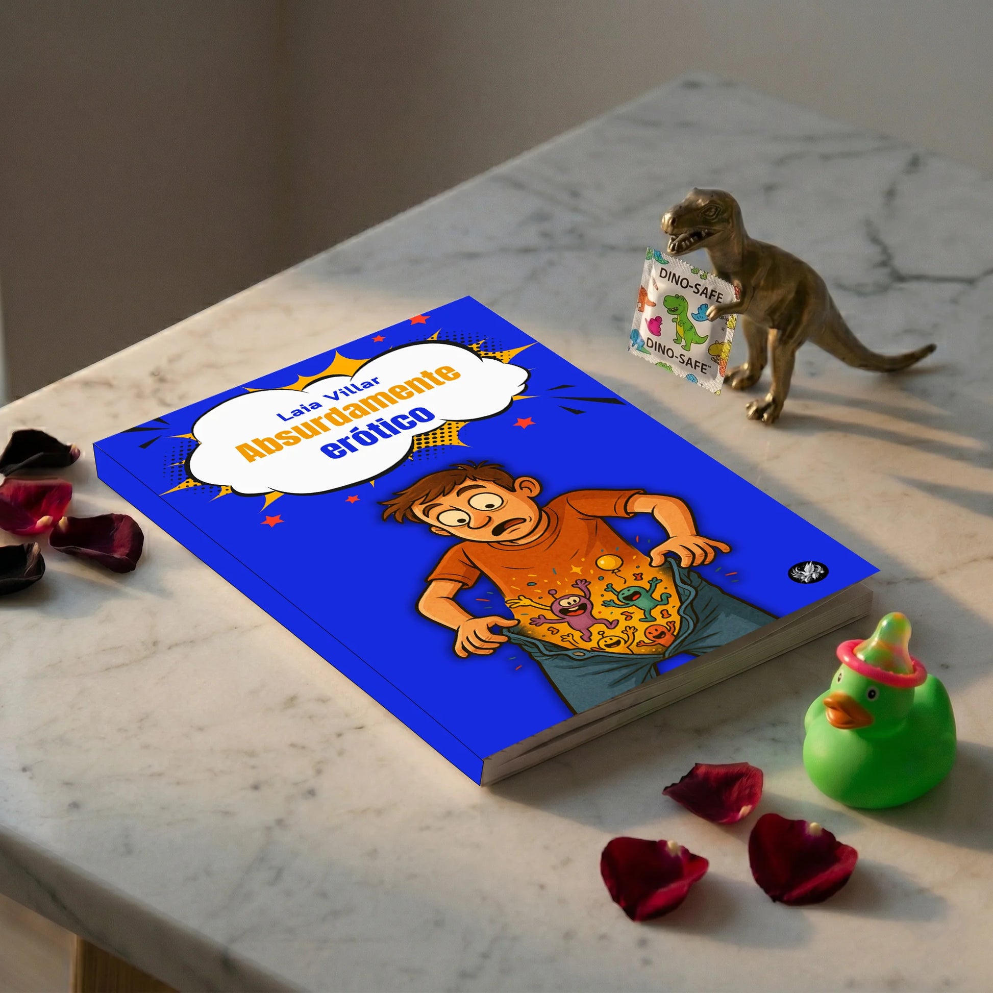 Libro de humor erótico Absurdamente Erótico de Laia Villar, portada azul estilo cómic con personaje cómico sobre mesa de mármol